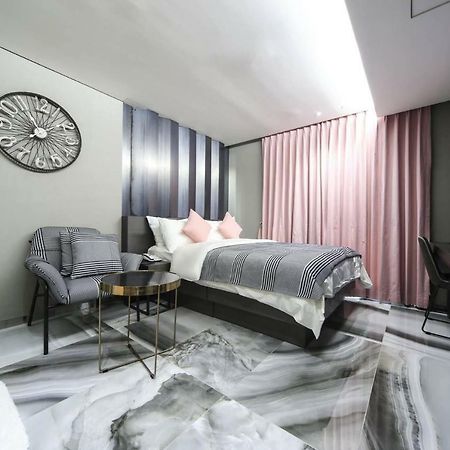 The Post Hotel Сеул Экстерьер фото